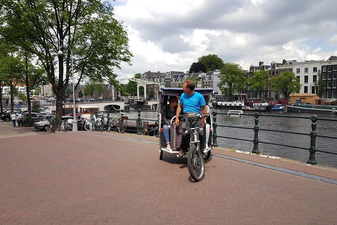 1,5 hours Amsterdam Rickshaw Tour - The 90-Minute Route Through the Canal Belt