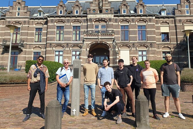2,5 hour Battle of Arnhem Tour with Private Guide - Urquhart House and the Modern Art museum