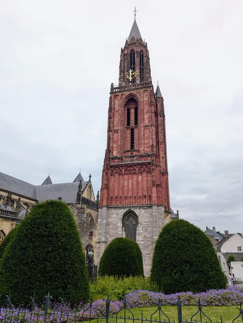 2H Walking Tour Maastricht - The Jeker Quarter, where the route slows down