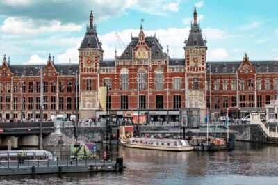 5 hrs Golden Age Amsterdam Private Walking Tour With Local Guide