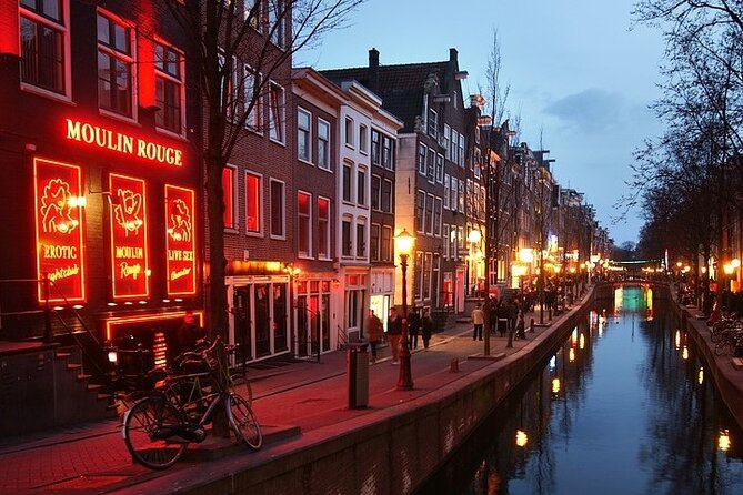 5 hrs Golden Age Amsterdam Private Walking Tour With Local Guide - Munt Tower, Rembrandt, and the city’s commercial face