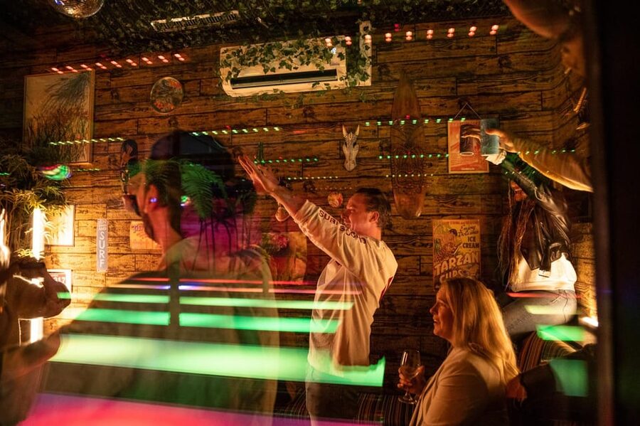 Aloha Amsterdam: Private Karaoke Booth with 20.000 Songs - My verdict: a strong group activity with one clear condition