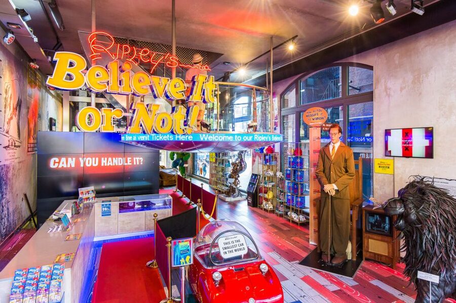 Amsterdam 1-Hour Canal Cruise and Ripley’s Believe it or Not - Choosing your Lovers departure point
