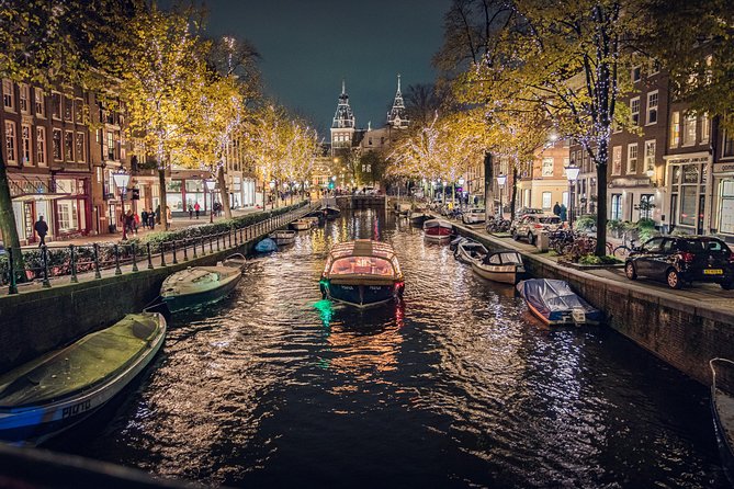 Amsterdam 2-Hour Evening Cruise With Live Guide and Bar - Why Amsterdam looks different after sunset