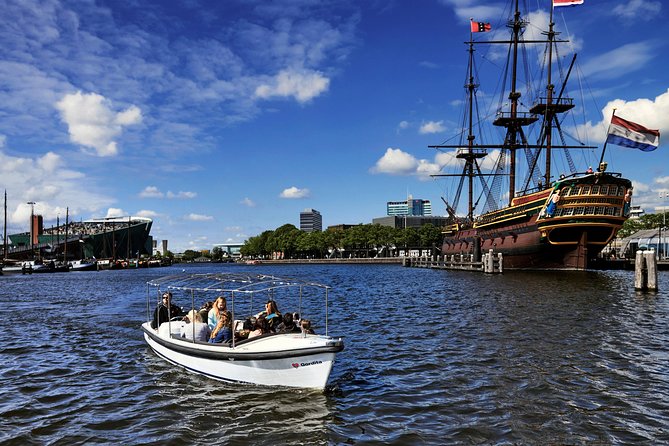 Amsterdam 2-hour Private Canal Cruise with Live Guide and Drinks - Why a private boat changes the Amsterdam canal ride