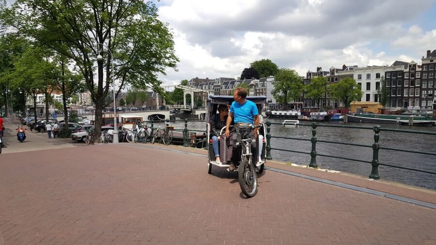 Amsterdam: 2-Hour Sightseeing Tour by Rickshaw - Is $259 good value for two people?