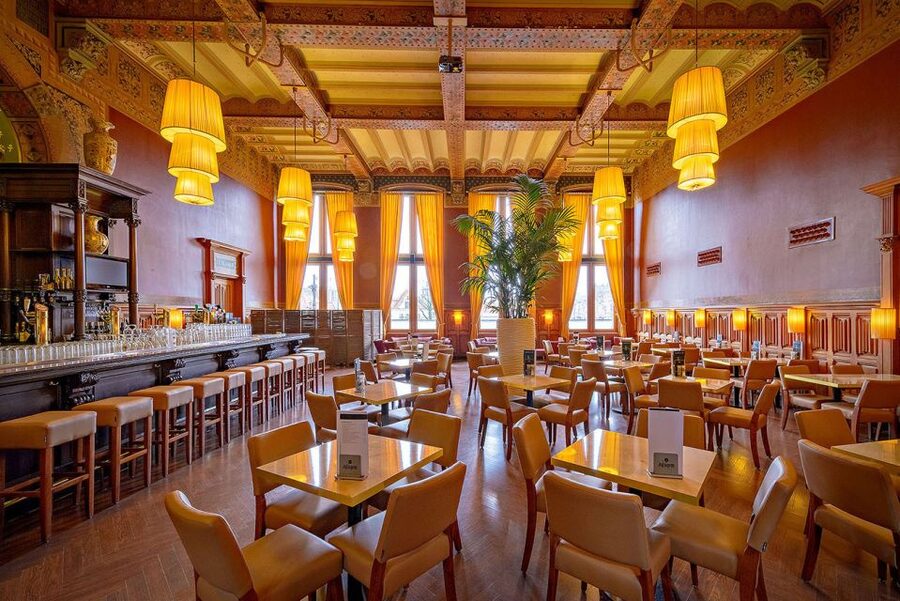 Amsterdam: 3-Course Meal in Historic 1st Class Waiting Rooms - Finding the restaurant and handling access