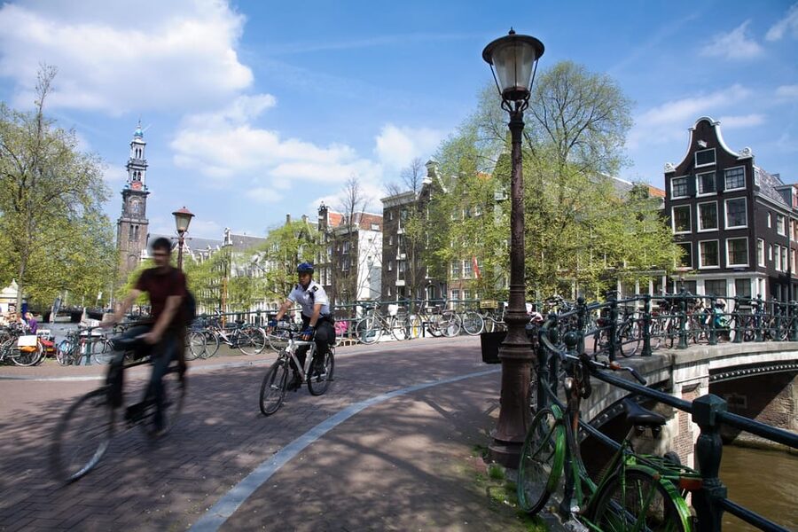 Amsterdam: 3-Hour Private Bike Tour of the City Center - Why Amsterdam works so well by bike