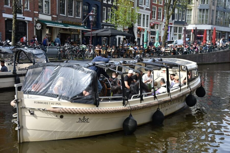 Amsterdam: 420 Smoke-Friendly Boat Tour - Bringing your own cannabis