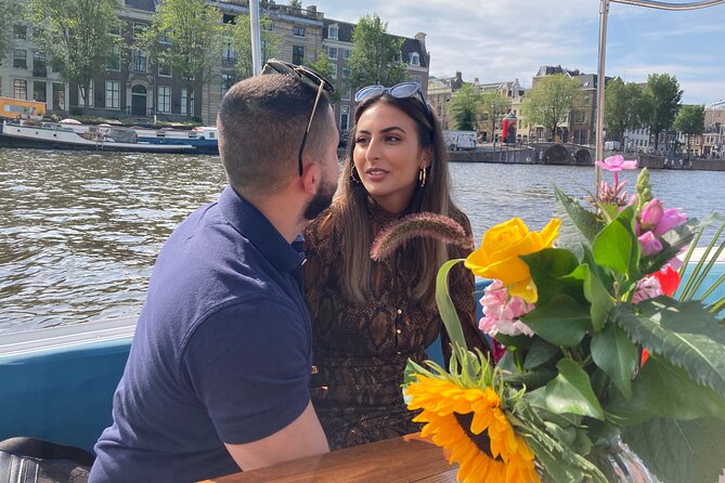 Amsterdam 90-min Private Canal Cruise with Live Guide and Drinks - Why a private canal cruise works so well in Amsterdam