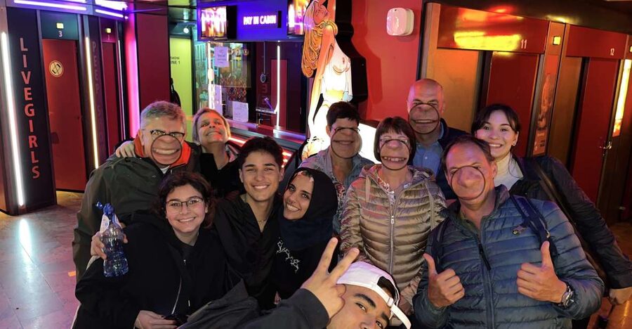 Amsterdam: After Dark Red Light District Tour - Route 66 Smoke And Drink: the social half-hour