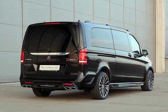 Amsterdam Airport Private Arrival Transfer by Luxury Van - Why the 60-minute wait matters
