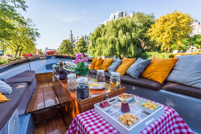 Amsterdam All-Inclusive 90-Minutes Heated Cruise by Captain Jack - The canal ring and Amsterdam’s Golden Age