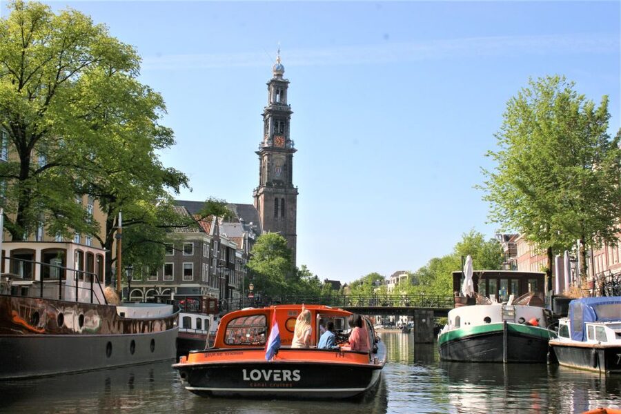 Amsterdam: Amsterdam Dungeon and Canal Cruise Entry Ticket - What the GPS audio guide adds