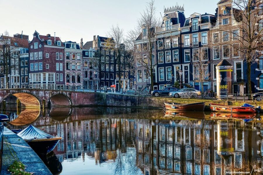 Amsterdam: Anne Frank and Jewish Quarter Guided Walking Tour - What a two-hour group walk feels like