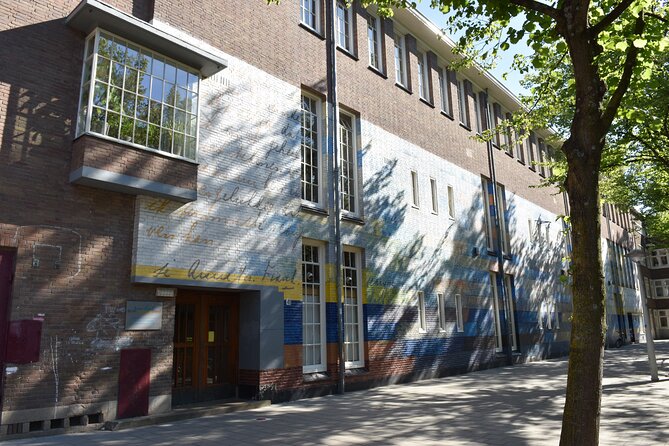 Amsterdam: Anne Frank Walking tour - Discover Her Story - The former Oase Ice Cream Salon