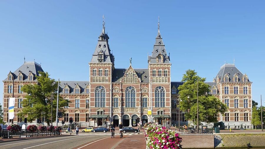 Amsterdam Audioguide - TravelMate app for your smartphone - Downloading the app and finding your code