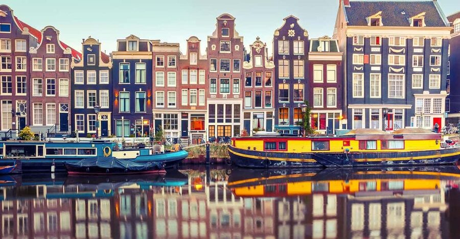 Amsterdam Audioguide - TravelMate app for your smartphone - Royal Palace, basilica, and the city center