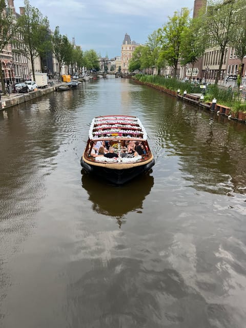 Amsterdam: Boat Tour with Optional Unlimited Drinks - The route from the Red Light District to the Amstel