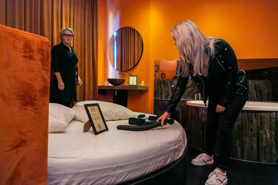 Amsterdam: Brothel Tour with Former Sex Worker - Timing, group rhythm, and practical comfort