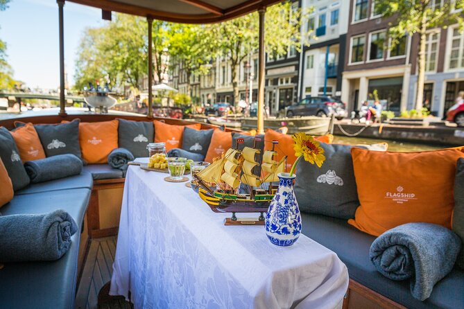 Amsterdam Canal Cruise in Classic Salon Boat With Drinks and Cheese - The Classic Salon Boat Setting