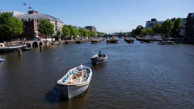 Amsterdam: Canal Cruise in Open Boat with Drink Option - Why Amsterdam looks different from an open boat