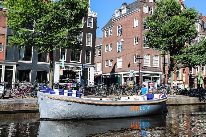 Amsterdam Canal Cruise in Open Boat with Unlimited Drinks Option - What the unlimited drinks option really means