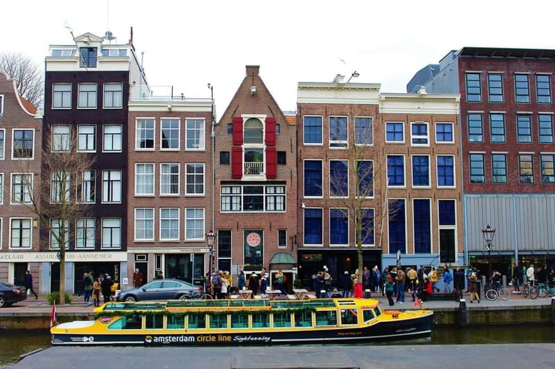 Amsterdam canal cruise with culinary burger or cheese & wine - The Cheese and Wine Cruise is a slower tasting