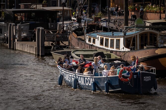 Amsterdam Canal Cruise with Live guide & Two drinks - Central St. - Setting out from Stationsplein 24