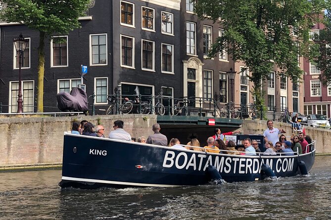 Amsterdam Canal Cruise with Open Bar - Central Station - Why this short Amsterdam cruise works well