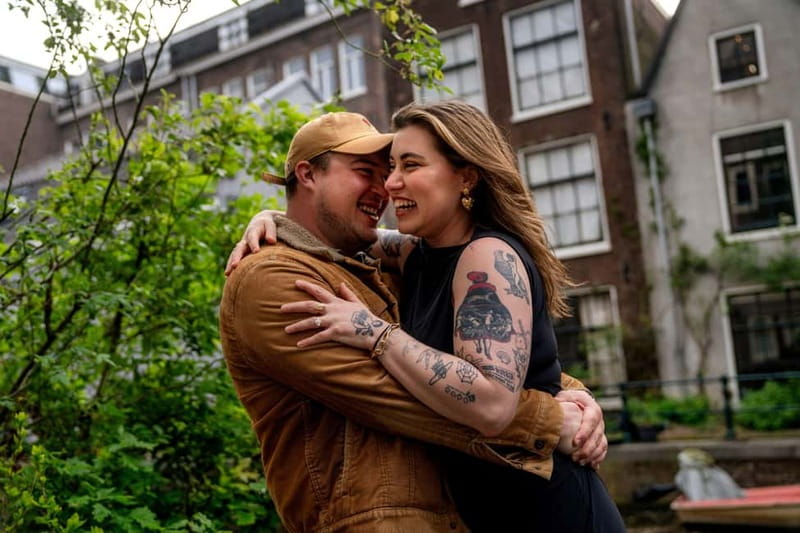 Amsterdam Canals Photoshoot: Private Solo, Family or Couples - Stop two: choose a nearby change of scene