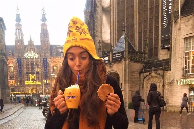 Amsterdam Christmas Walk with hot drink and Dutch treat - What the $42.14 price gets you