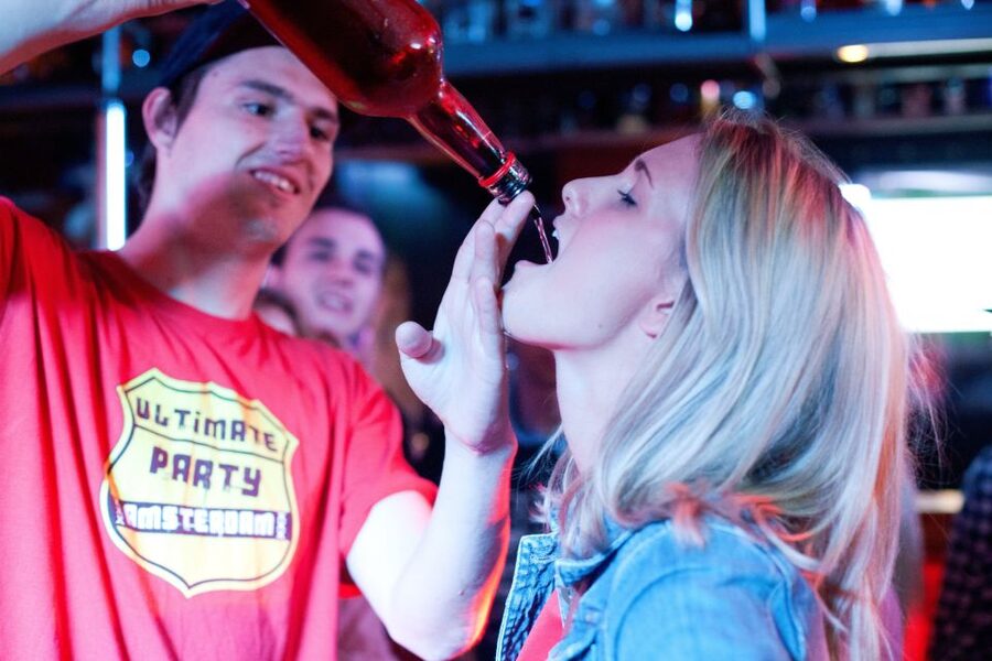 Amsterdam: City Center Bar Crawl and Nightlife Experience - Small costs and small compromises