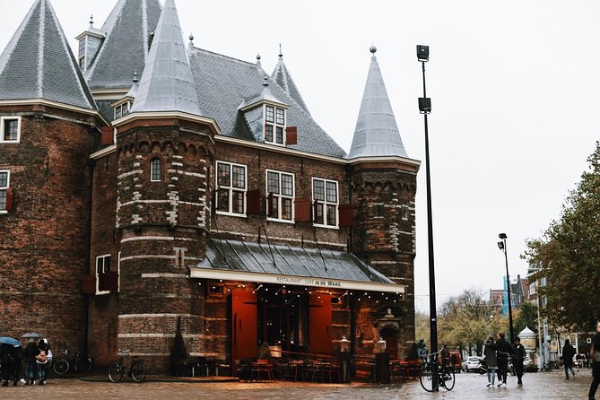 Amsterdam City Center & History - Exclusive Guided Walking Tour - Three canals and the quiet Begijnhof