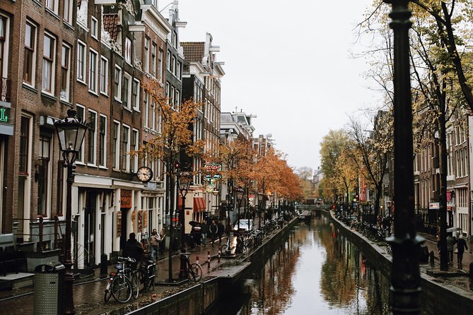 Amsterdam City Center & History - Exclusive Guided Walking Tour - How much history fits into 150 minutes?