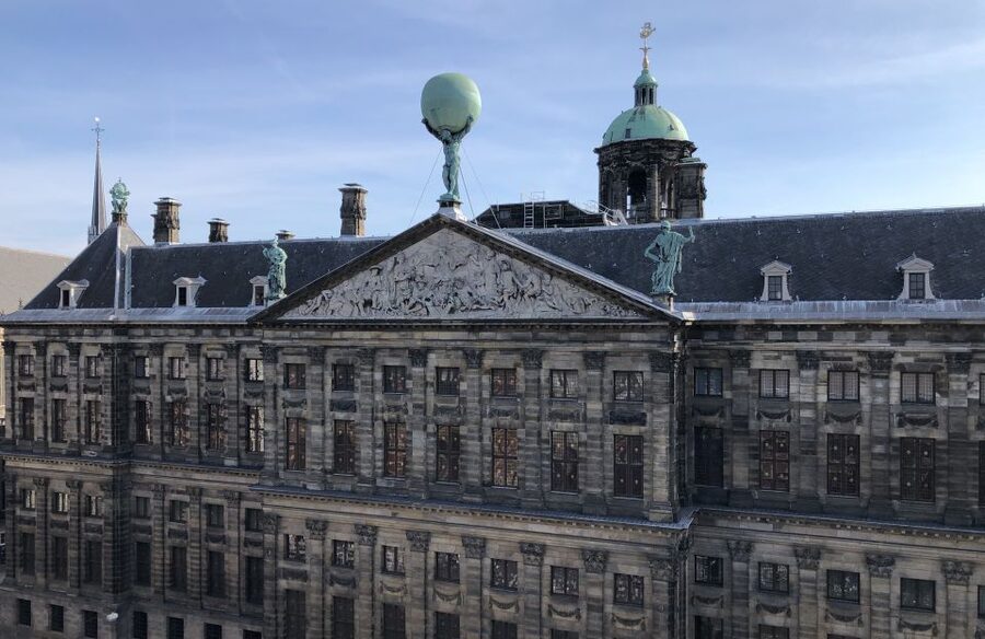 Amsterdam: City Center Walking Tour in italian - Key Points Before You Book