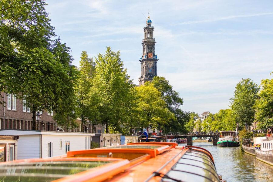 Amsterdam Combo: Madame Tussauds and Canal Cruise - Moving from the museum to the canal
