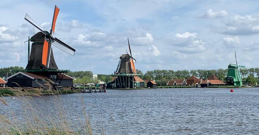 Amsterdam: Countryside Bike Tour and Zaanse Schans Windmills - Clogs, Gouda, and the most enjoyable hands-on stops