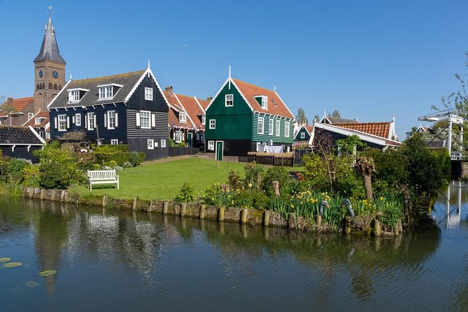 Amsterdam countryside tour by car - Marken begins the day with village lanes and apple pie