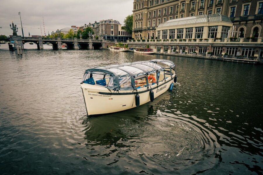 Amsterdam: Covered Canal Booze Cruise with Unlimited Drinks - At a glance
