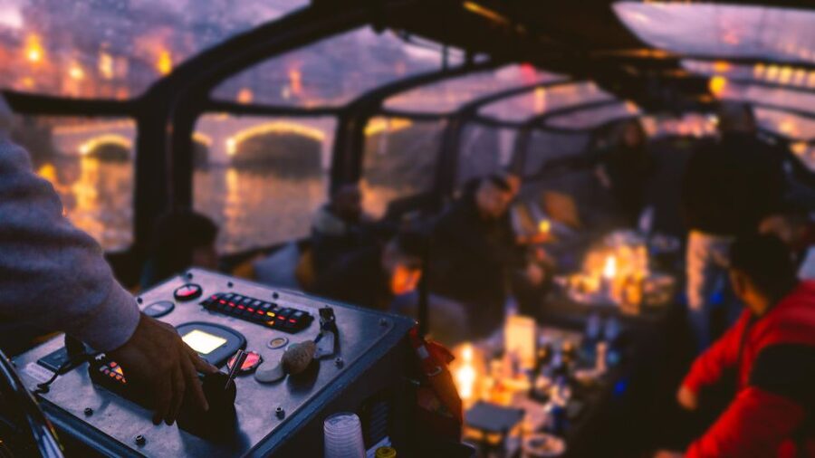 Amsterdam: Covered Canal Booze Cruise with Unlimited Drinks - What the $18 price really gives you