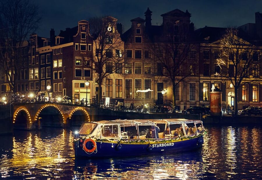 Amsterdam: Cozy Evening Canal Cruise With Open Bar Option - The Amstel and the Magere Brug