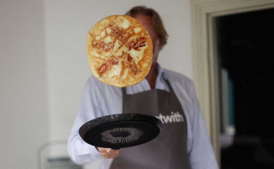 Amsterdam: Craft Dutch Pancakes in Charming Canal House - Why the small group matters