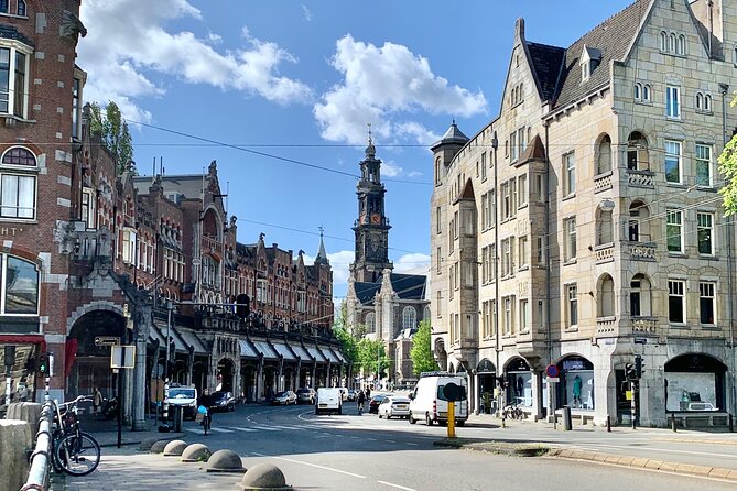 Amsterdam: Cultural Highlights in English/German/Italian - Starting beneath the National Monument