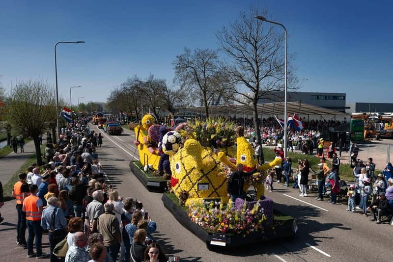 Amsterdam: Day Trip to Flower Parade & Keukenhof on April 18 - Practical advice for making the day easier
