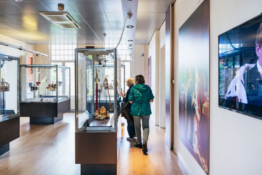 Amsterdam: Diamond Museum Entrance Ticket - From rough stone to finished jewelry