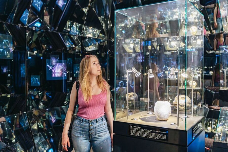 Amsterdam: Diamond Museum Entrance Ticket - Three billion years beneath the earth