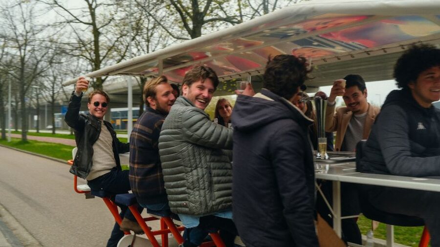 Amsterdam: Dutch Beer Bike Blast Tour with Onboard Bar - How the experience compares with classic Amsterdam sightseeing