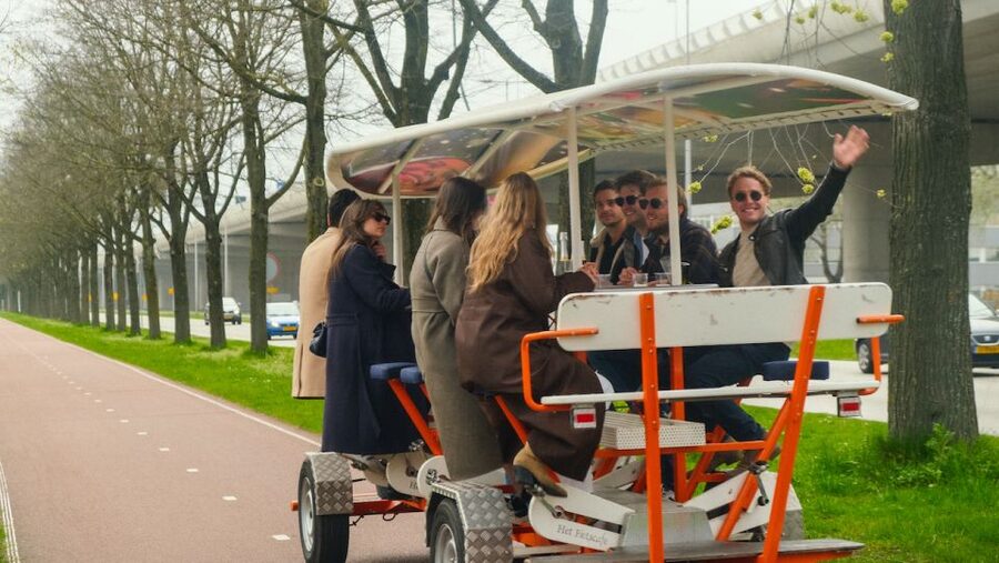 Amsterdam: Dutch Beer Bike Blast Tour with Onboard Bar - Group size changes the entire mood