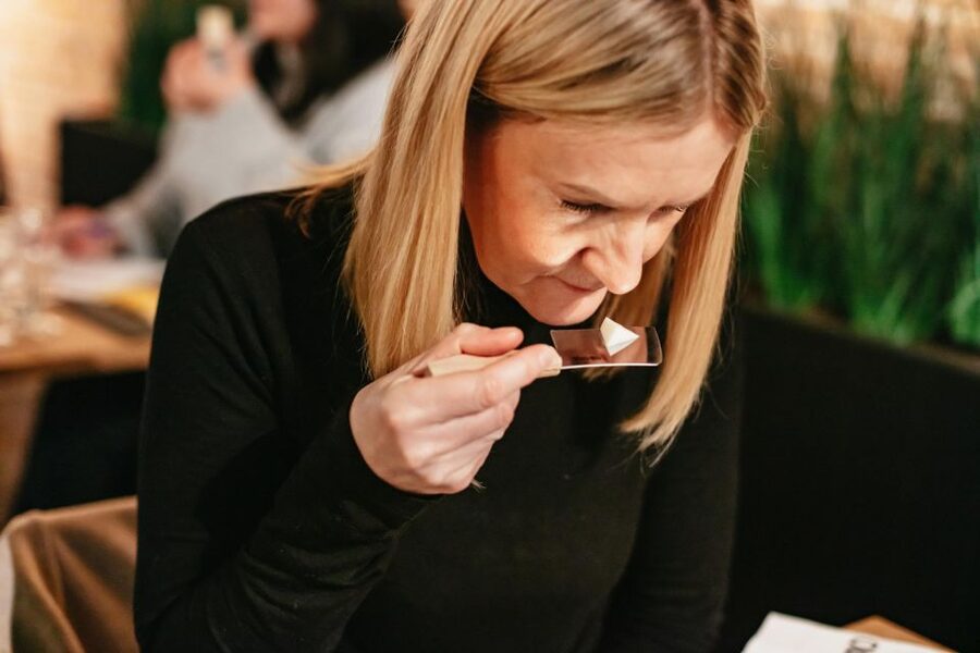 Amsterdam: Dutch Cheese Tasting Experience with Wine - Old Amsterdam and the Westland family story